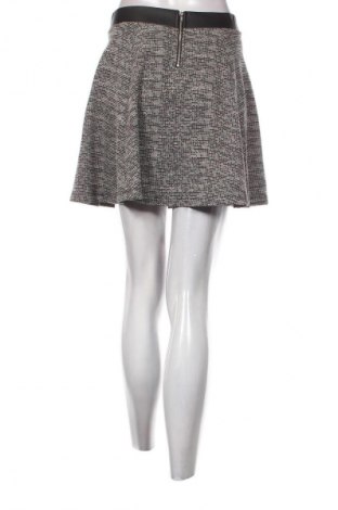 Пола H&M Divided, Размер S, Цвят Многоцветен, Цена 2,55 €