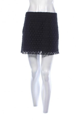 Пола H&M Divided, Размер S, Цвят Черен, Цена 2,04 €