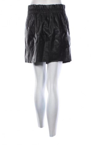 Пола H&M Divided, Размер M, Цвят Черен, Цена 2,04 €