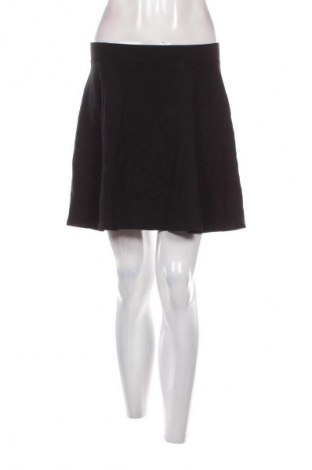 Пола H&M Divided, Размер M, Цвят Черен, Цена 2,04 €