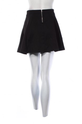 Пола H&M Divided, Размер S, Цвят Черен, Цена 2,04 €