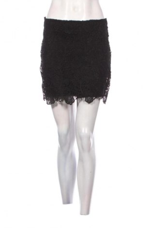 Пола H&M Divided, Размер M, Цвят Черен, Цена 2,04 €