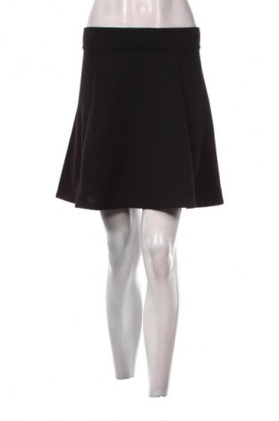 Пола H&M Divided, Размер S, Цвят Черен, Цена 2,04 €