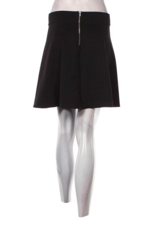 Пола H&M Divided, Размер S, Цвят Черен, Цена 2,04 €