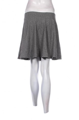 Пола H&M Divided, Размер M, Цвят Сив, Цена 10,22 €