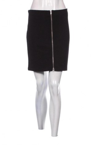 Пола H&M Divided, Размер M, Цвят Черен, Цена 2,04 €