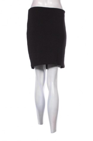 Пола H&M Divided, Размер M, Цвят Черен, Цена 2,04 €