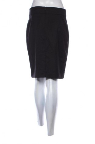 Пола Mango, Размер M, Цвят Черен, Цена 2,55 €