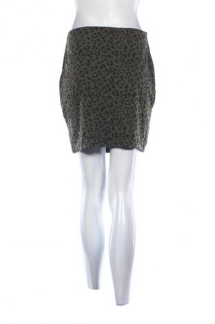 Пола New Look, Размер M, Цвят Многоцветен, Цена 2,04 €