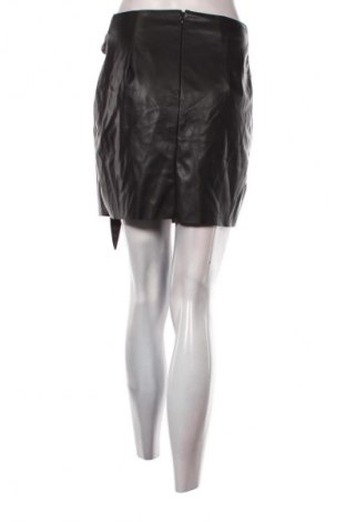 Пола ONLY, Размер S, Цвят Черен, Цена 2,04 €