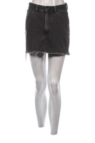 Rock Pull&Bear, Größe M, Farbe Grau, Preis 3,99 €