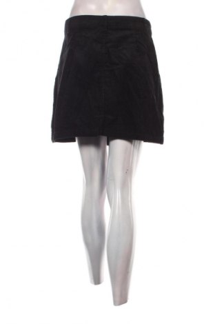 Пола Stradivarius, Размер M, Цвят Черен, Цена 2,04 €