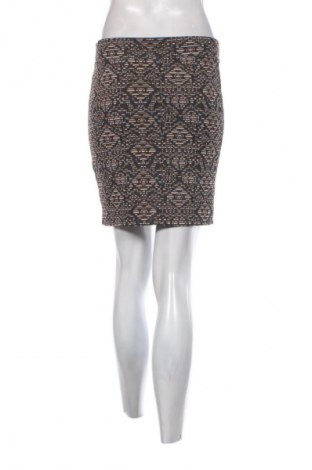 Пола Stradivarius, Размер M, Цвят Многоцветен, Цена 2,04 €