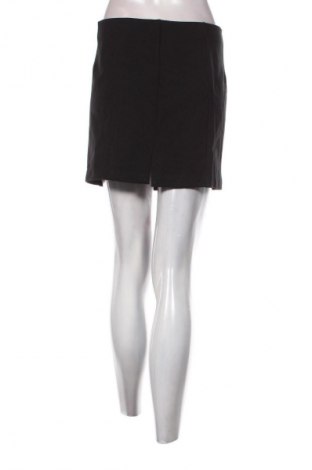 Пола Stradivarius, Размер M, Цвят Черен, Цена 2,04 €