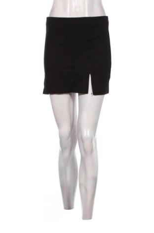 Пола Stradivarius, Размер S, Цвят Черен, Цена 2,04 €