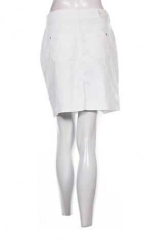 Пола Street One, Размер S, Цвят Бял, Цена 4,60 €