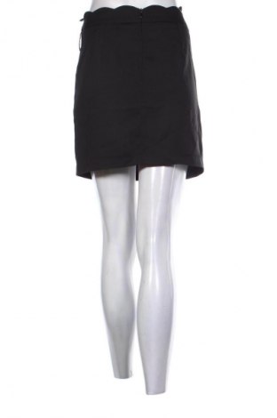 Пола Unbranded, Размер M, Цвят Черен, Цена 2,04 €