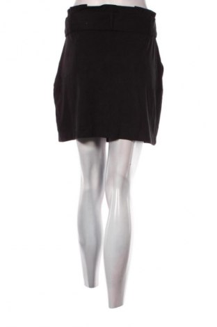 Пола Zara, Размер M, Цвят Черен, Цена 2,04 €