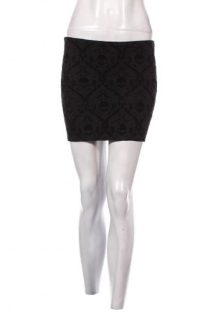 Пола Zara Trafaluc, Размер S, Цвят Черен, Цена 2,04 €