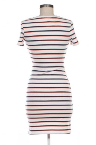 Рокля Bershka, Размер M, Цвят Многоцветен, Цена 3,06 €