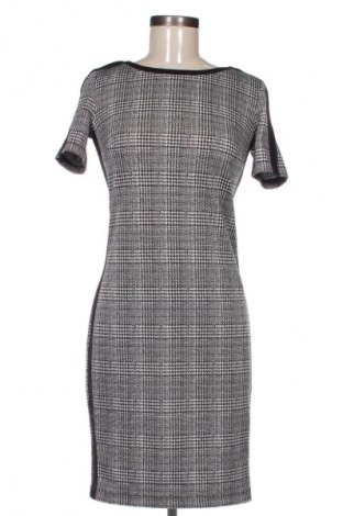 Рокля Daphne, Размер M, Цвят Многоцветен, Цена 11,75 €