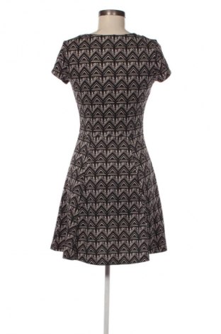 Рокля H&M Divided, Размер S, Цвят Многоцветен, Цена 3,06 €