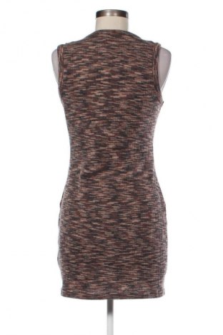 Рокля H&M Divided, Размер M, Цвят Многоцветен, Цена 3,06 €