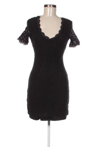 Рокля Mango, Размер S, Цвят Черен, Цена 3,06 €