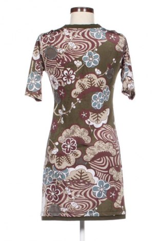 Φόρεμα White, Μέγεθος S, Χρώμα Πολύχρωμο, Τιμή 1,99 €