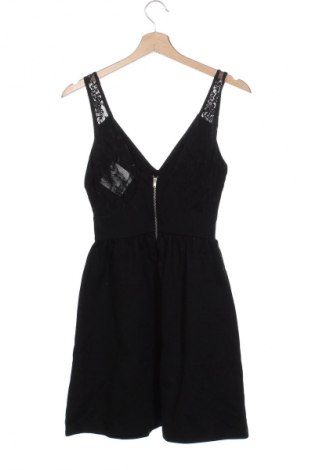 Рокля Zara Trafaluc, Размер S, Цвят Черен, Цена 4,60 €