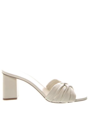 Чехли Emporio Armani, Размер 39, Цвят Бежов, Цена 93,56 €, #136774287