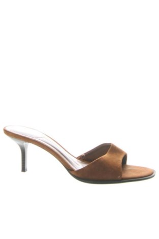 Чехли Zara, Размер 41, Цвят Кафяв, Цена 23,51 €, #136769585