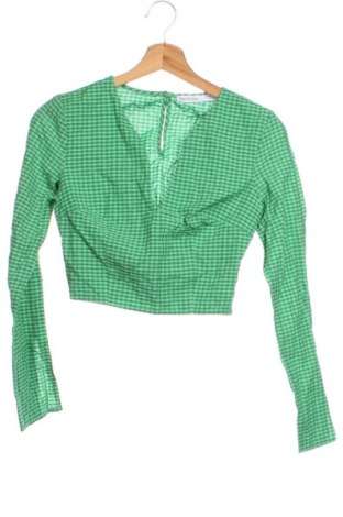 Дамска блуза Bershka, Размер XS, Цвят Зелен, Цена 6,64 €, #136723279
