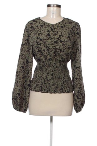 Дамска блуза Vero Moda, Размер M, Цвят Зелен, Цена 3,57 €, #136795646