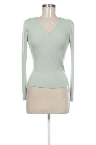 Damen Shirt Stradivarius, Größe S, Farbe Grün, Preis 8,00 €, #136805989