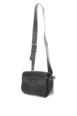 Geantă de femei Aigner, Culoare Negru, Preț 1.032,22 Lei, #136836226
