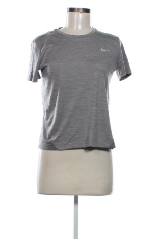 Dámské tričko Nike, Velikost S, Barva Šedá, Cena  349,00 Kč, #136777056