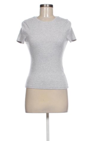 Γυναικείο t-shirt Fb Sister, Μέγεθος M, Χρώμα Γκρί, Τιμή 9,99 €, #136849610