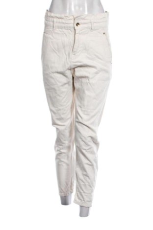 Damen Jeans Zara, Größe S, Farbe Ecru, Preis 15,99 €, #136725639