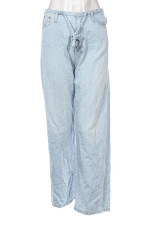 Damskie jeansy Zara, Rozmiar M, Kolor Niebieski, Cena 81,99 zł, #136743921