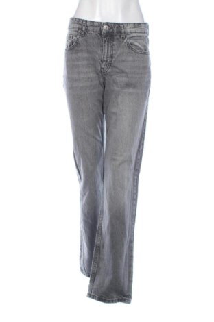 Дамски дънки Pull&Bear, Размер M, Цвят Сив, Цена 10,00 €, #136771646