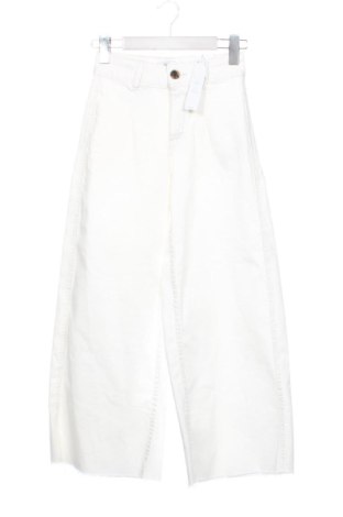 Damskie jeansy Bershka, Rozmiar XS, Kolor Biały, Cena 55,99 zł, #136777718