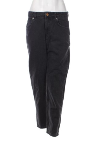 Damskie jeansy United Colors Of Benetton, Rozmiar M, Kolor Czarny, Cena 101,37 zł, #136785941