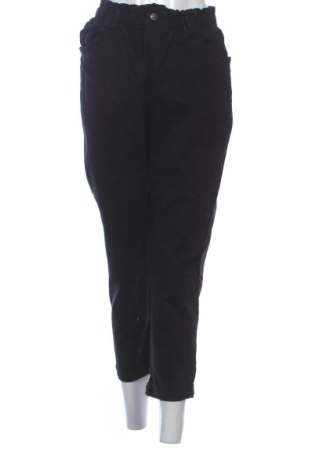 Damskie jeansy Bershka, Rozmiar M, Kolor Czarny, Cena 80,38 zł, #136787303