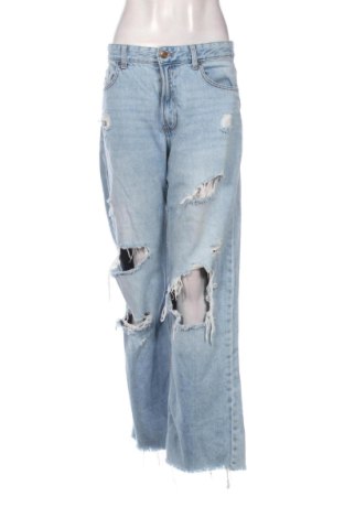 Blugi de femei Bershka, Mărime M, Culoare Albastru, Preț 62,99 Lei, #136821157