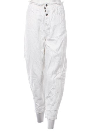 Damskie jeansy United Colors Of Benetton, Rozmiar M, Kolor Biały, Cena 88,99 zł, #136832457