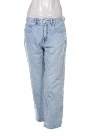 Дамски дънки Stradivarius, Размер L, Цвят Син, Цена 13,29 €, #136833444