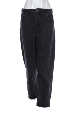 Blugi de femei Bershka, Mărime M, Culoare Gri, Preț 46,92 Lei, #136846435