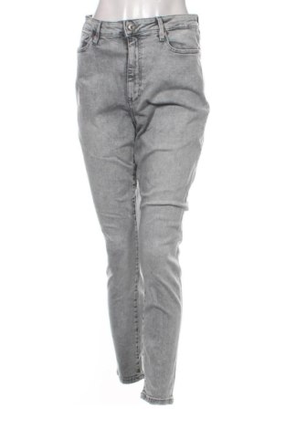 Дамски дънки Mango, Размер L, Цвят Сив, Цена 17,38 €, #136868893