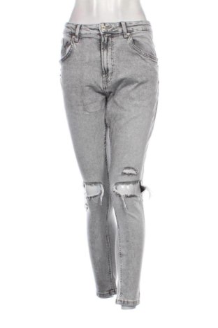 Дамски дънки Bershka, Размер XL, Цвят Сив, Цена 7,15 €, #136750463